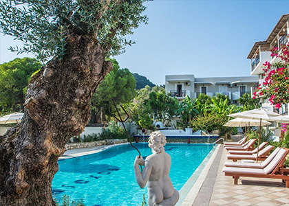 Iniohos Hotel